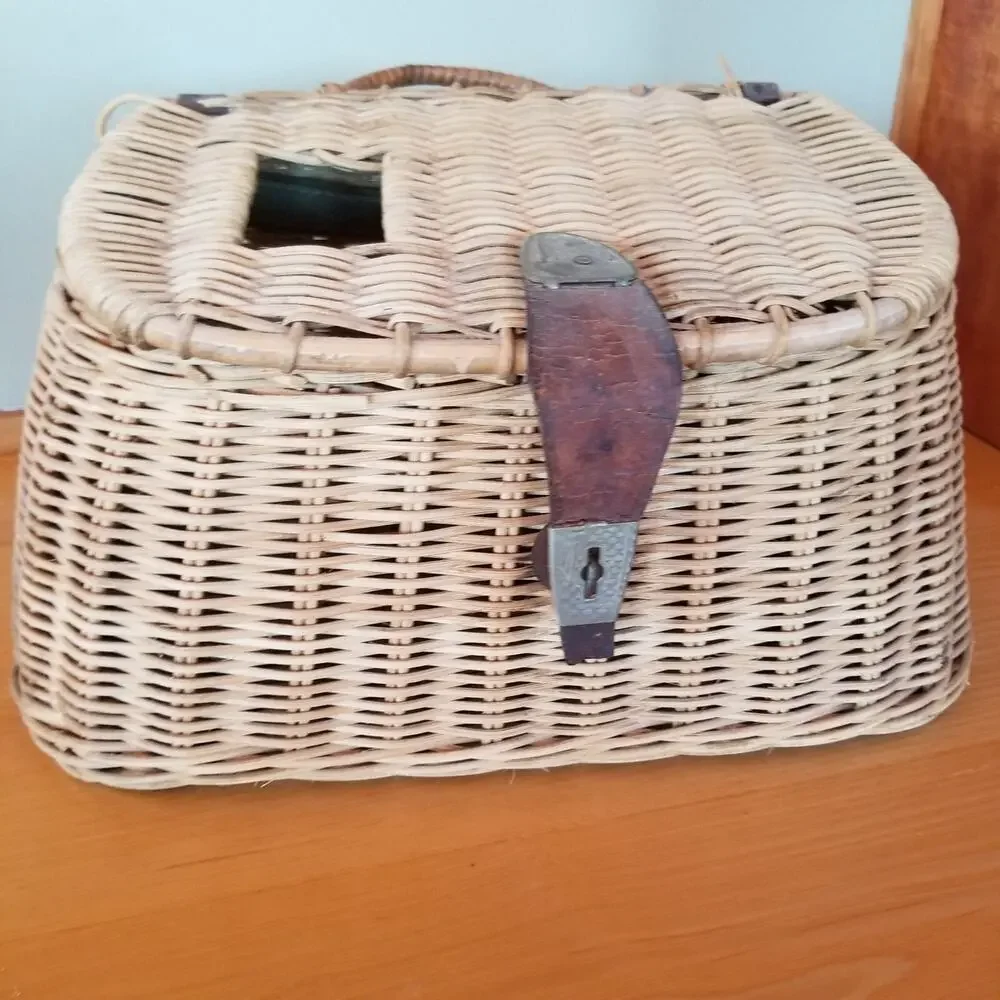 VTG Fly Fishing Creel Wicker & Leather Basket Fish Shape Buckle Cabin Decor 12x8